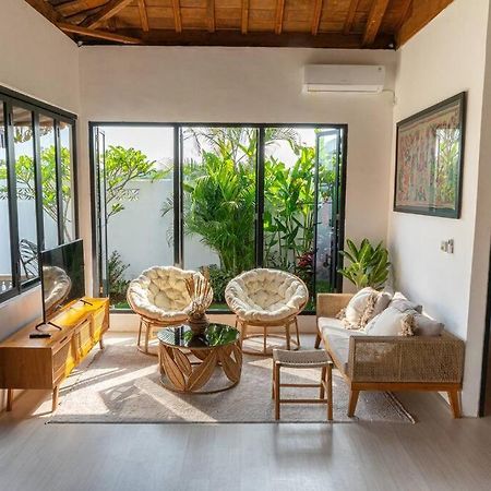 Berawa Canggu Stylish Joglo 3 Bedrooms Private Villa With Private Pool エクステリア 写真