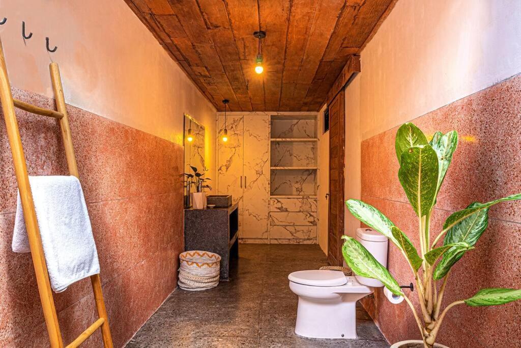Berawa Canggu Stylish Joglo 3 Bedrooms Private Villa With Private Pool エクステリア 写真