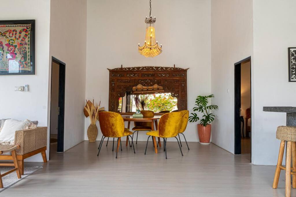 Berawa Canggu Stylish Joglo 3 Bedrooms Private Villa With Private Pool エクステリア 写真