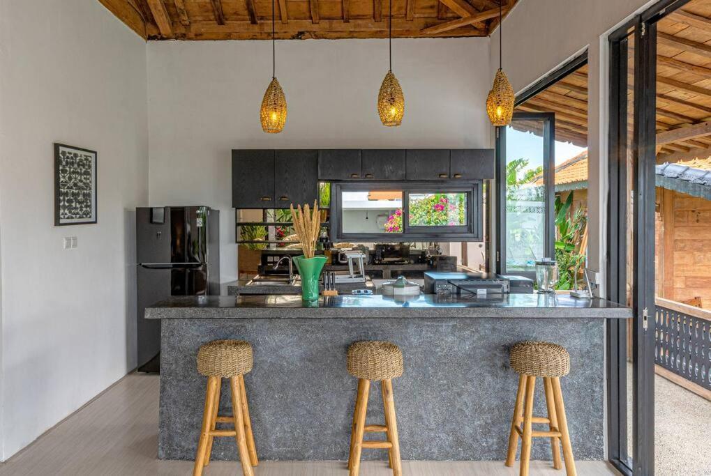 Berawa Canggu Stylish Joglo 3 Bedrooms Private Villa With Private Pool エクステリア 写真
