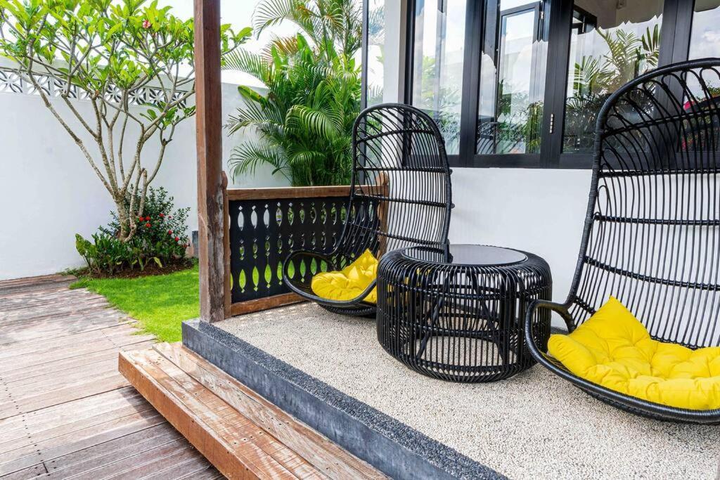 Berawa Canggu Stylish Joglo 3 Bedrooms Private Villa With Private Pool エクステリア 写真