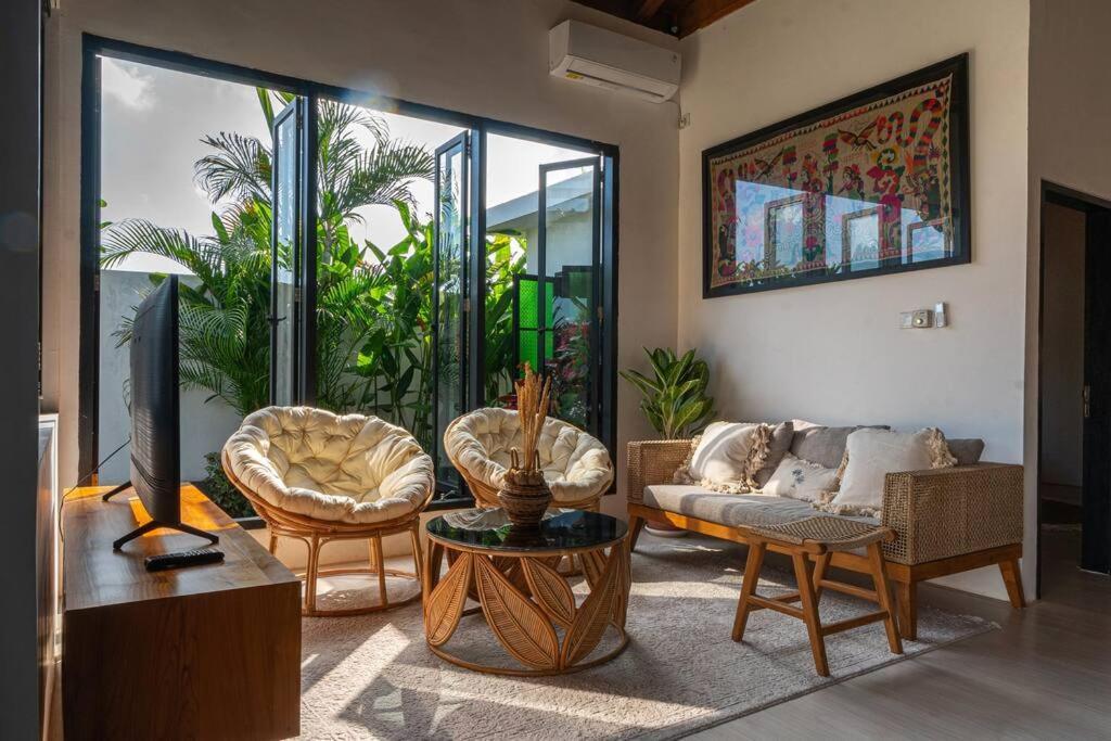 Berawa Canggu Stylish Joglo 3 Bedrooms Private Villa With Private Pool エクステリア 写真
