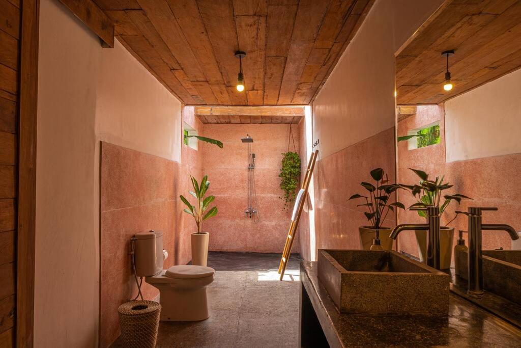 Berawa Canggu Stylish Joglo 3 Bedrooms Private Villa With Private Pool エクステリア 写真